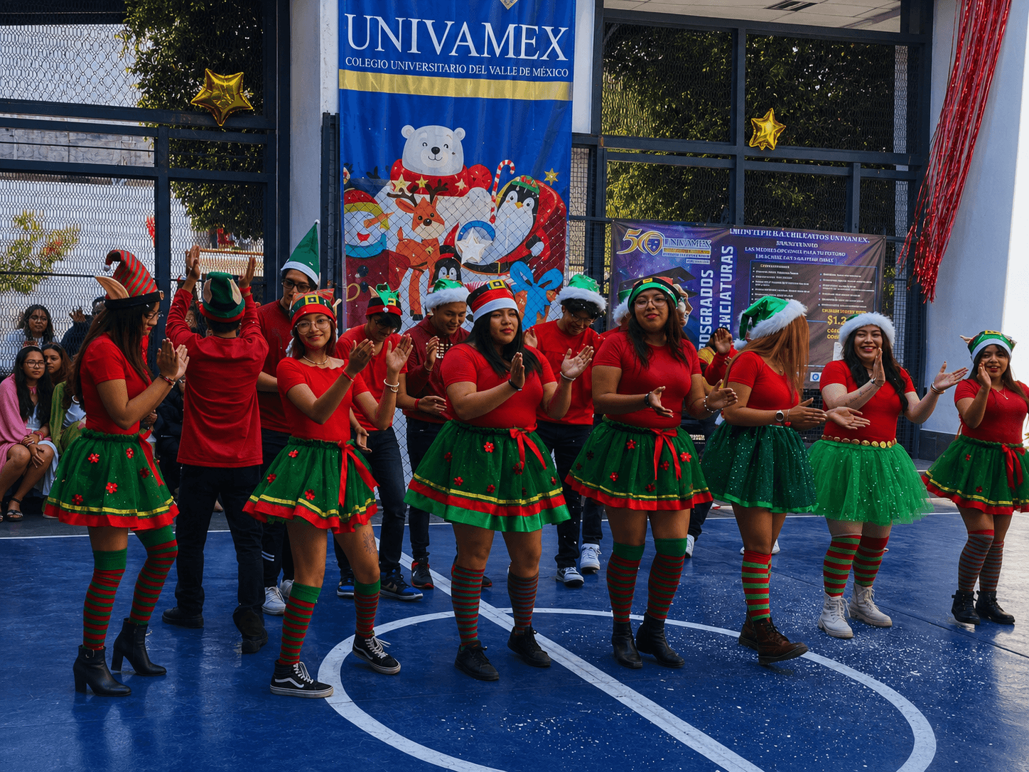 Actividad cultural de estudiantes UNIVAMEX en campus
