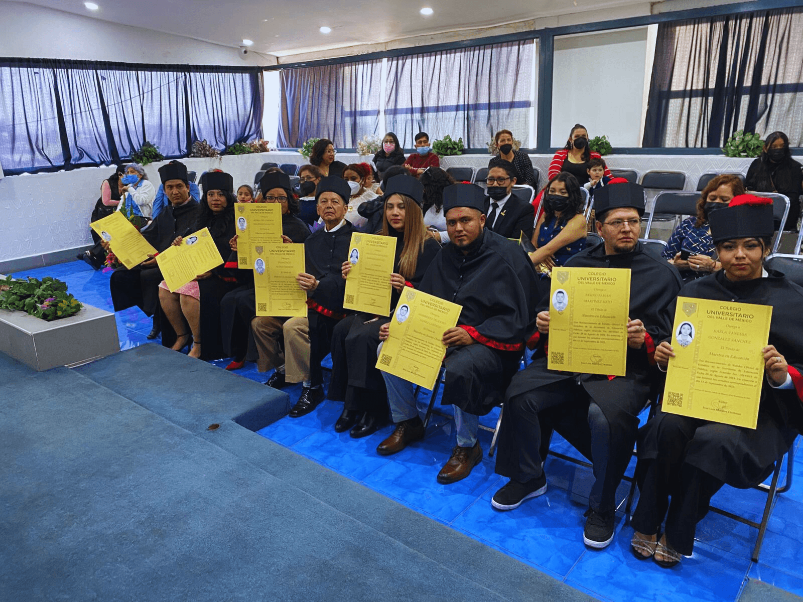 Estudiantes de posgrado con reconocimientos académicos