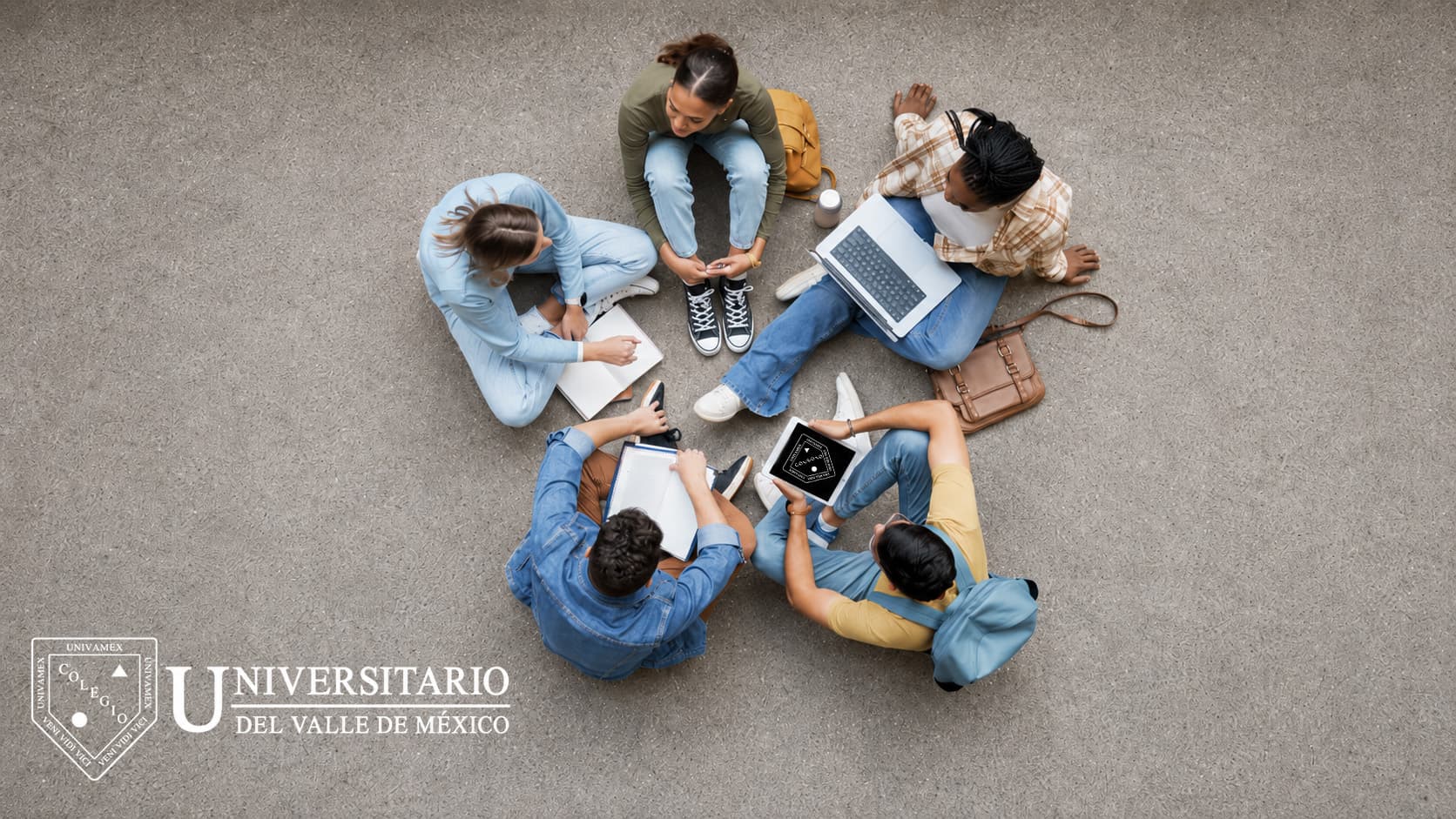 Comunidad estudiantil de UNIVAMEX en el campus